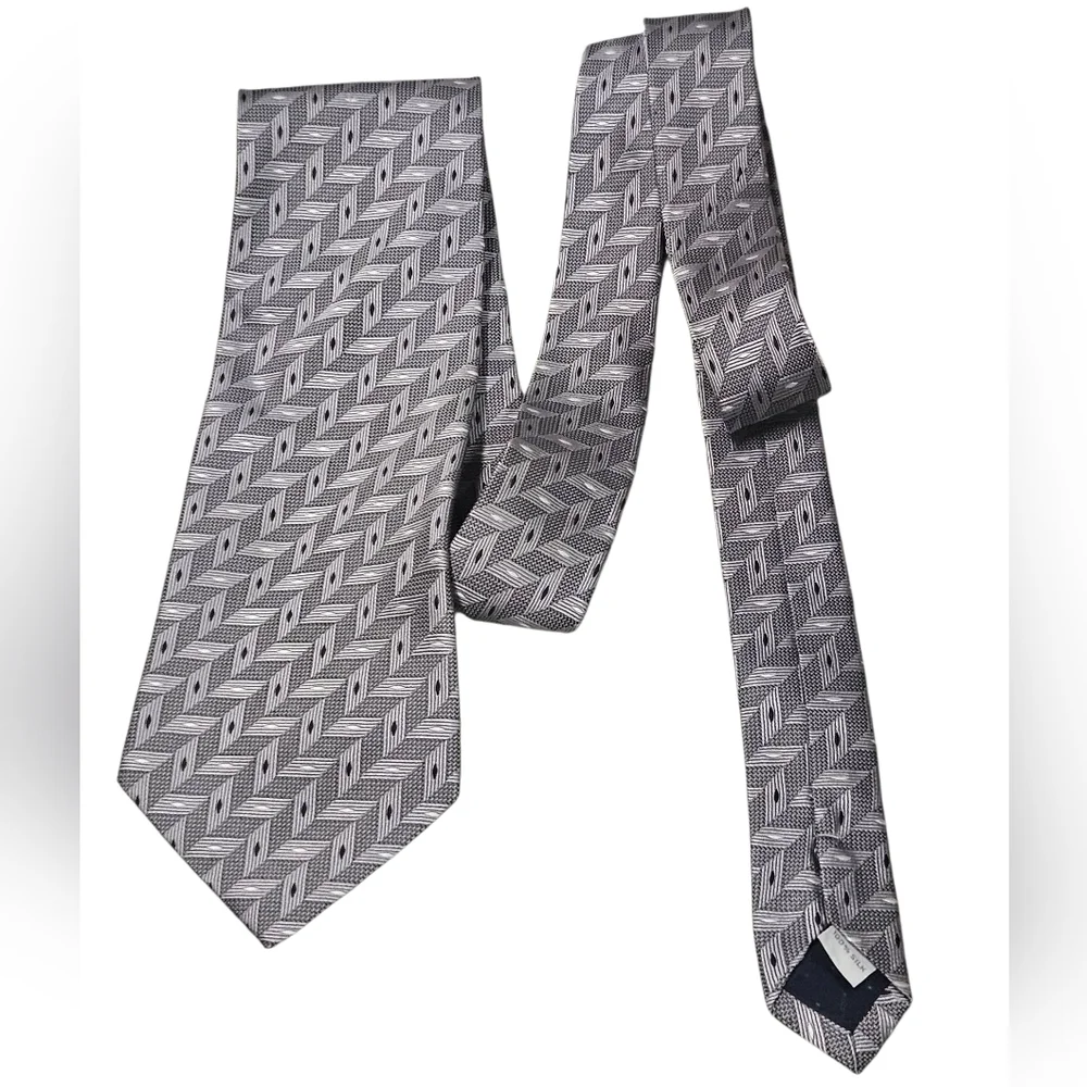 Pierre Cardin 100% Silk Geometric Tie – Silver & Gray Pattern